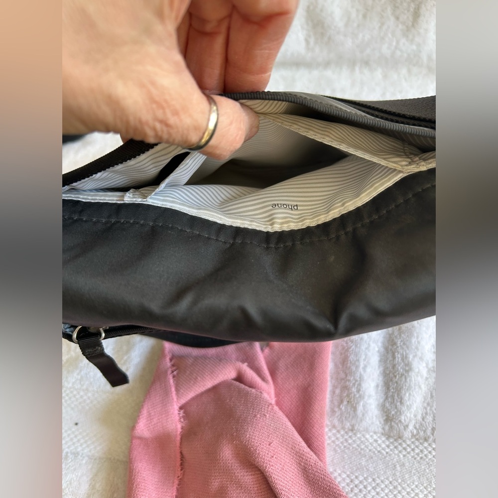 Lululemon The Essentials Bag - Picture 11 of 14